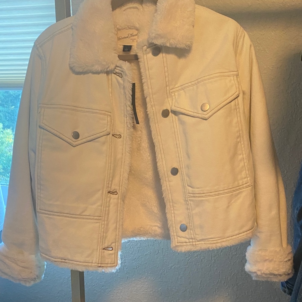 Universal Thread Cream Faux Fur Lined Jean Jacket